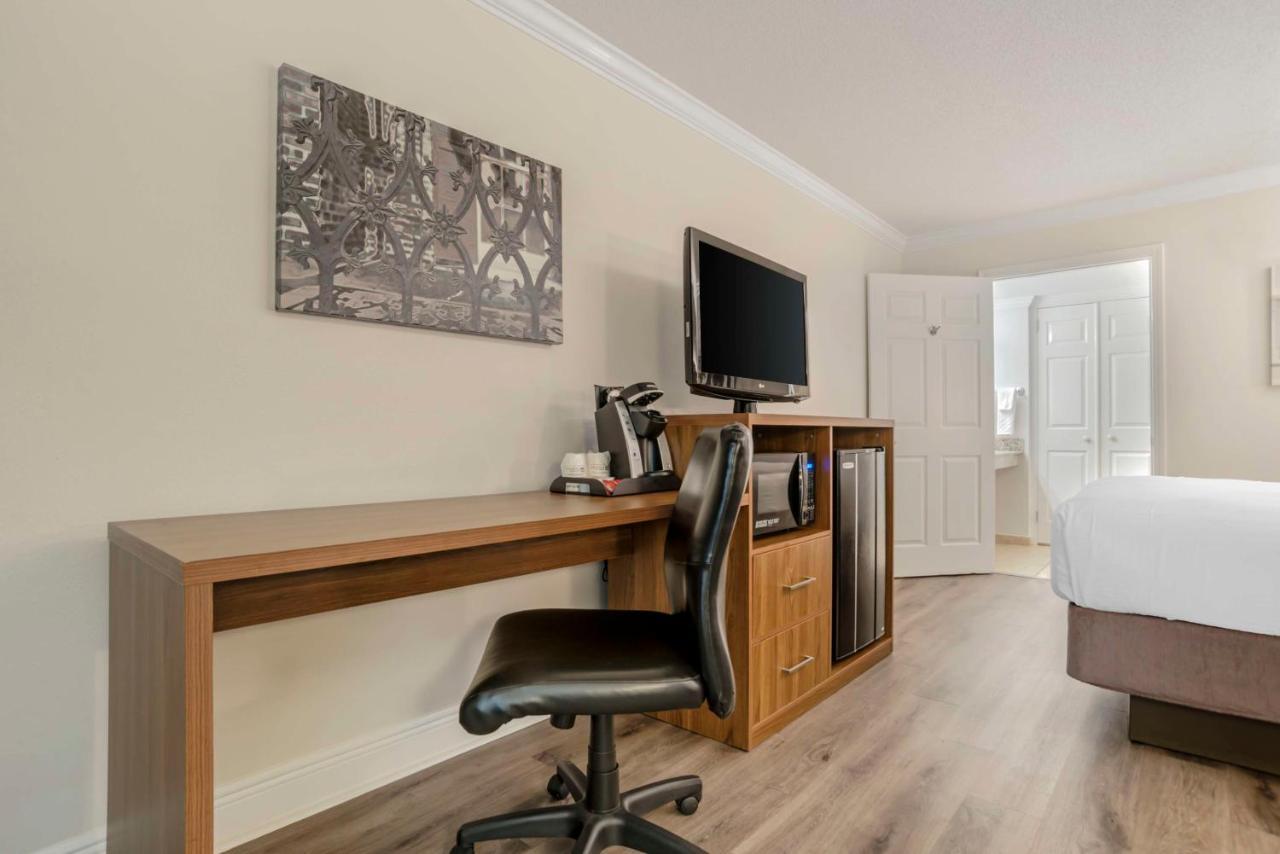 Best Western Plus Westbank Harvey Buitenkant foto